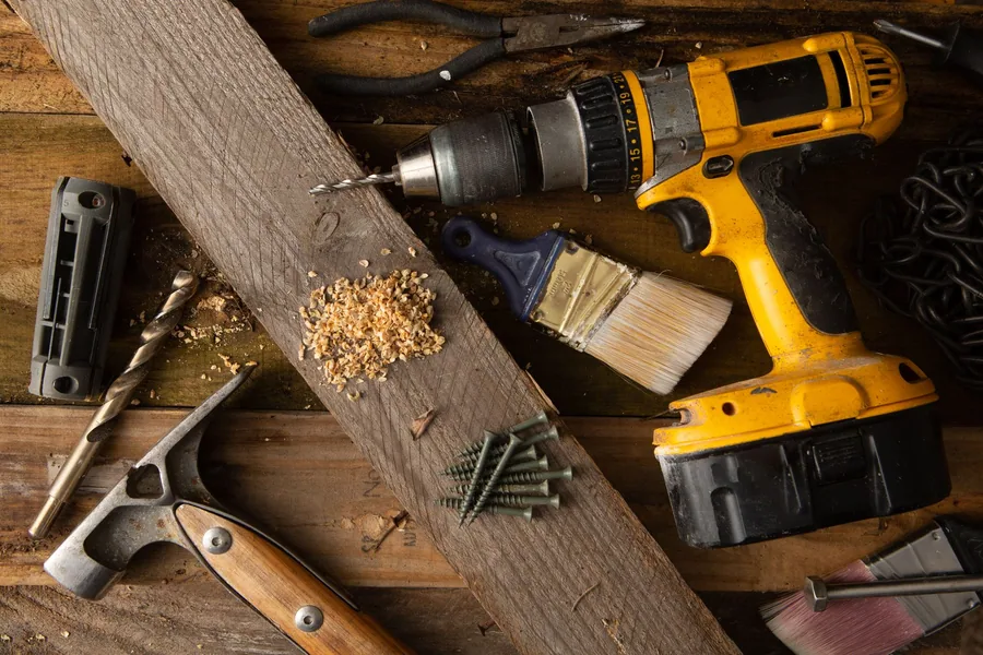 Materiales preparados para varios proyectos DIY